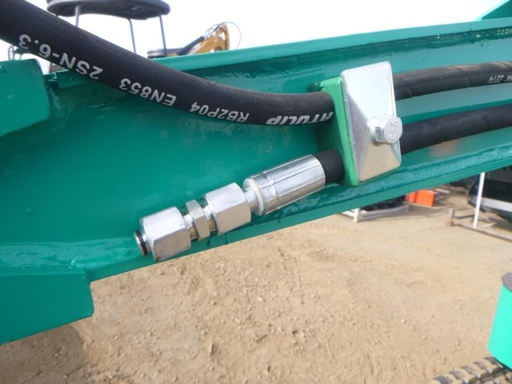 2025-agt-h15r-hydraulic-excavator-image-14