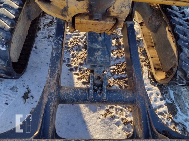 2013-deere-35d-image-20