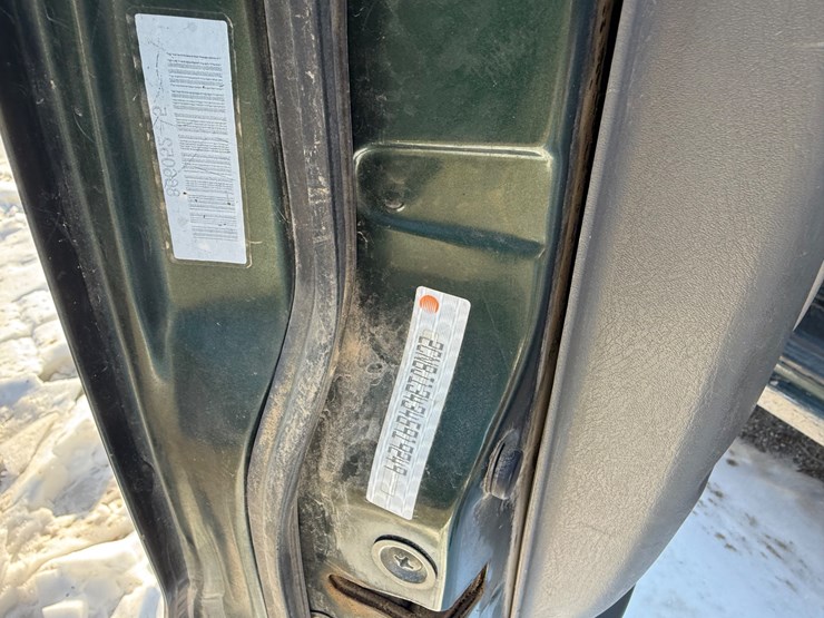 2004-chevrolet-tracker-image-21