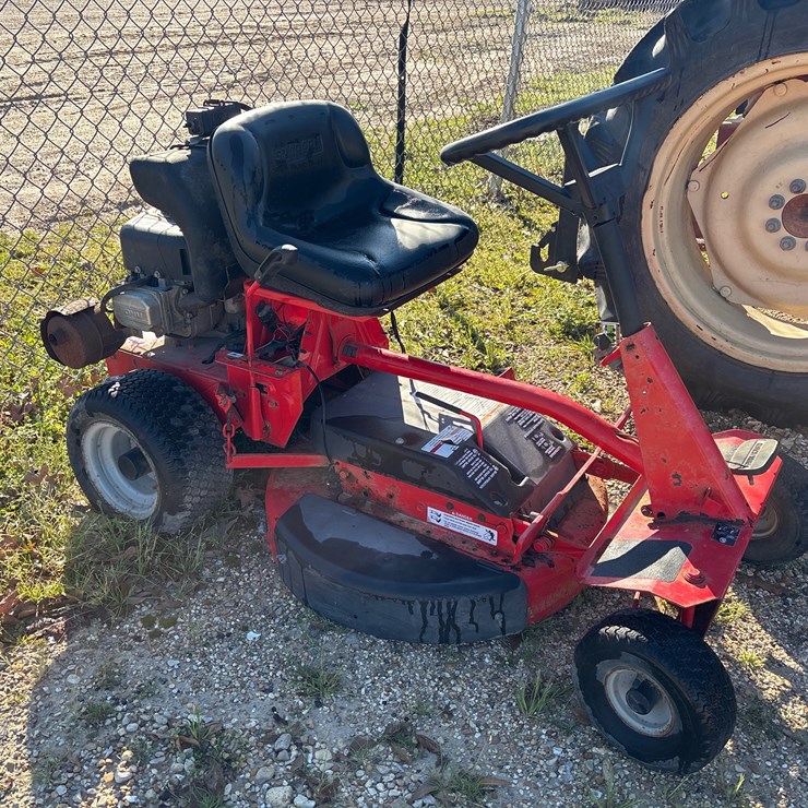 #32012 • SNAPPER 28IN RIDE ON MOWER
