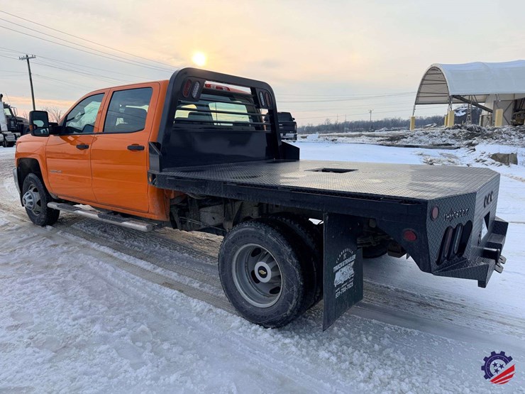 2015-chevrolet-silverado-3500hd-image-5