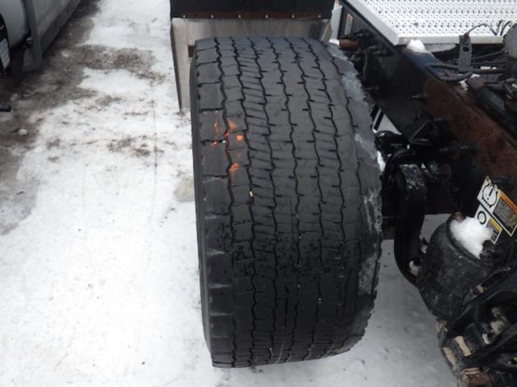 2020-peterbilt-579-image-14