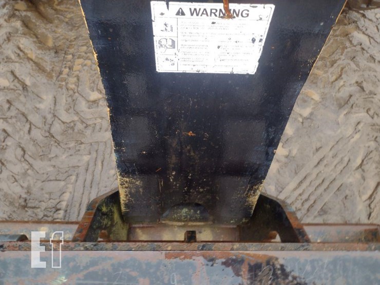 2005-jlg-g9-43a-image-13