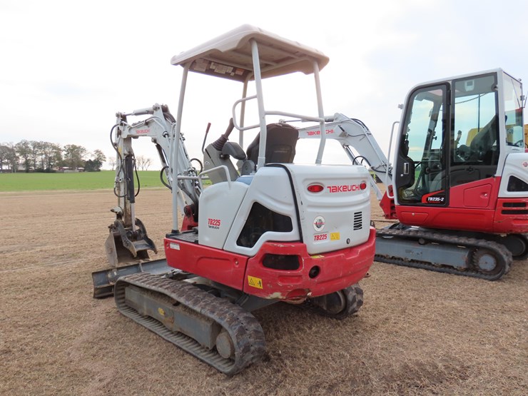 2020-takeuchi-tb225-image-10