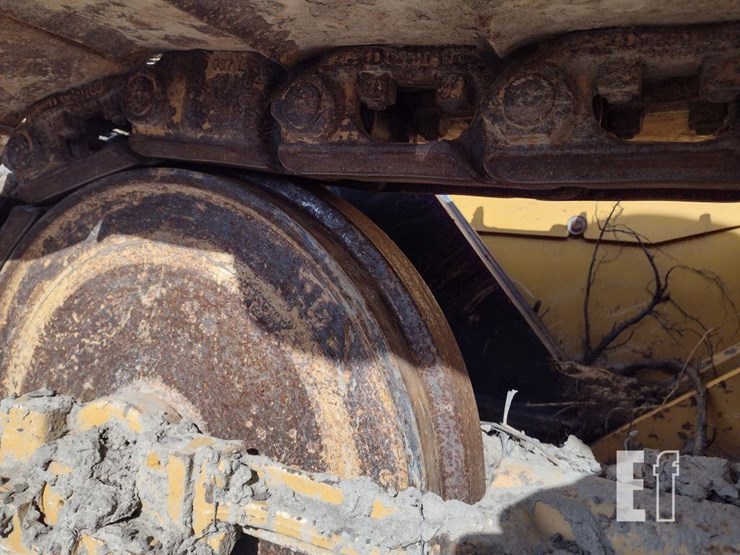 2020-deere-450k-image-38