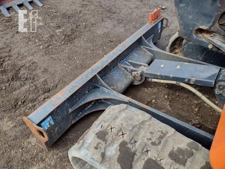 2022-deere-26g-image-22