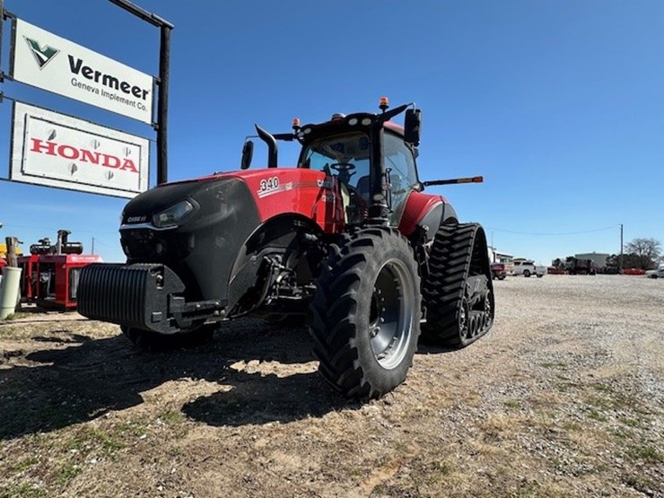 2021-case-ih-magnum-340-afs-connect-rowtrac-image-1