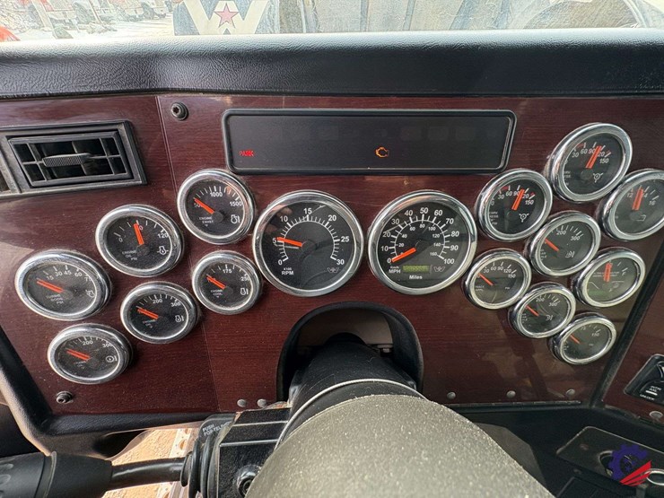 2021-western-star-4900ex-image-76