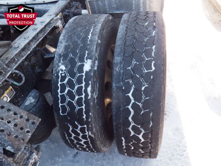 2020-kenworth-t680-image-10