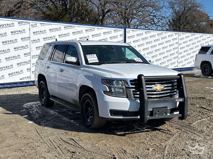 2020-chevrolet-tahoe-image-2