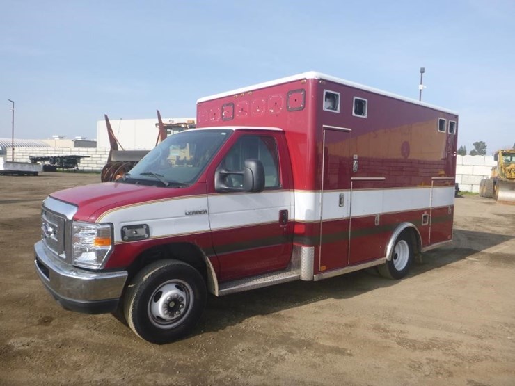 2017-ford-e350-image-1