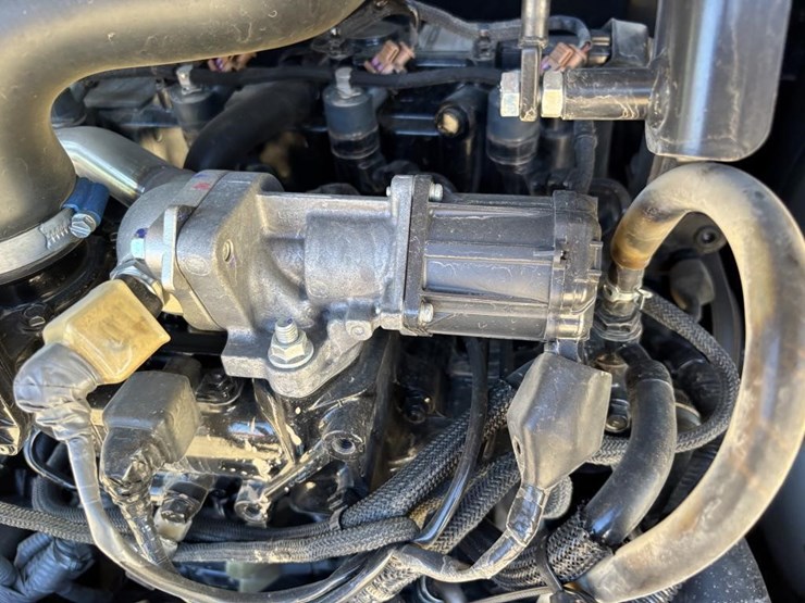 2022-takeuchi-tb240-image-59