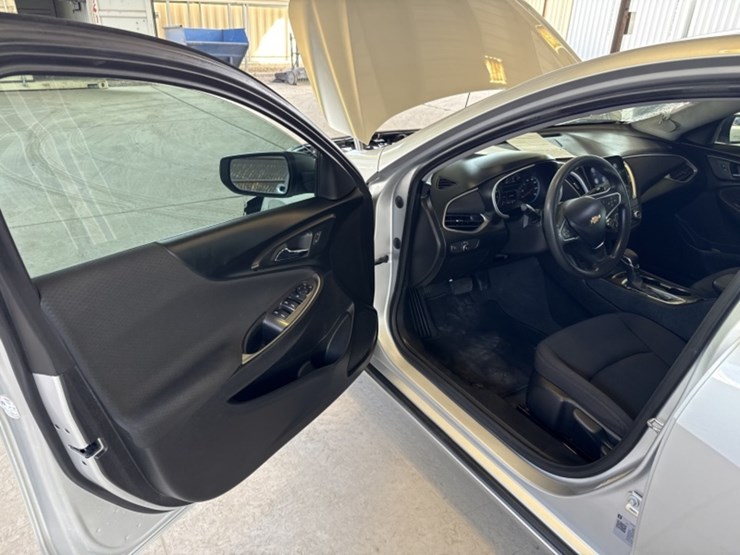 2021-chevrolet-malibu-ls-sdn-image-27