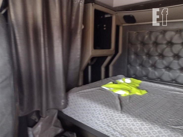 2000-international-9900-image-15