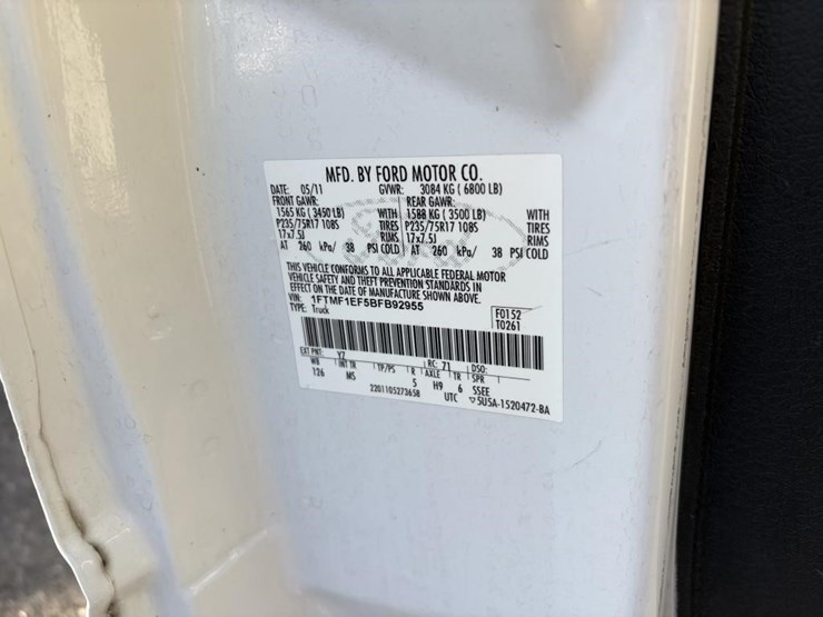 2011-ford-f150-image-38