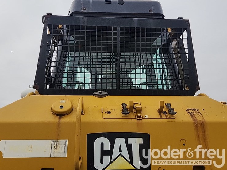 2016-caterpillar-d6n-image-32