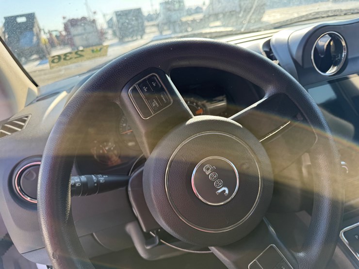 2014-jeep-compass-image-36