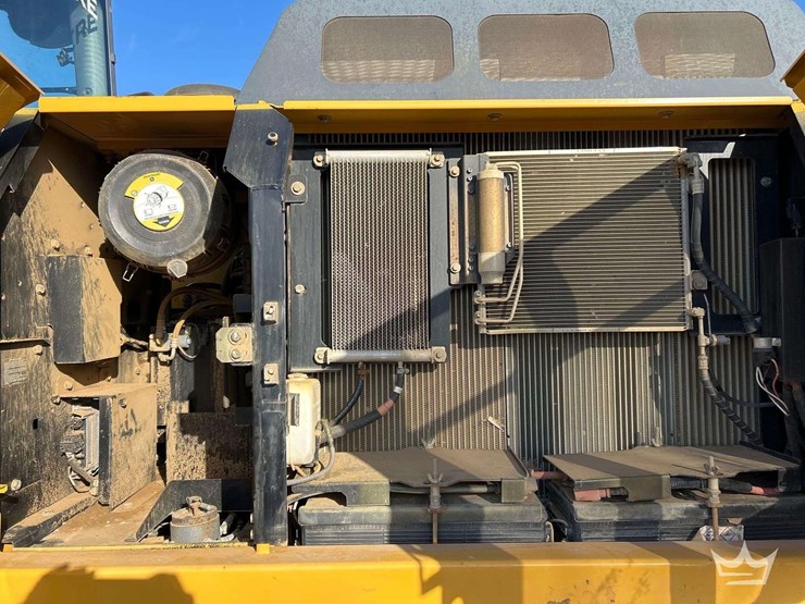 2013-deere-210g-image-7