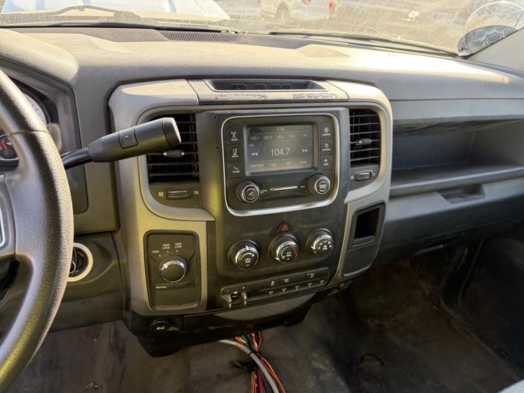 2015-dodge-ram-2500-image-12