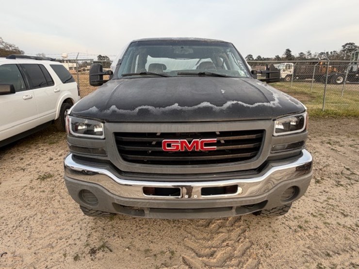 2004-gmc-1500-image-5