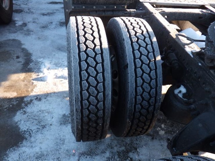 2017-freightliner-cascadia-125-image-15