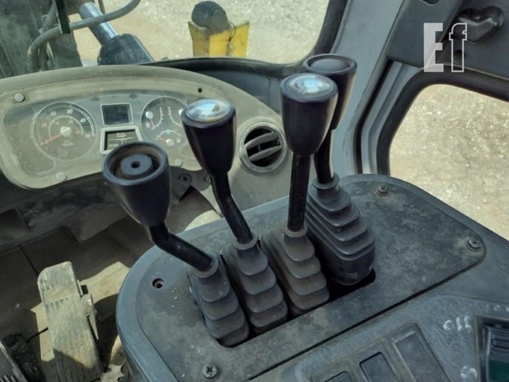 hyundai-110d-7e-image-8