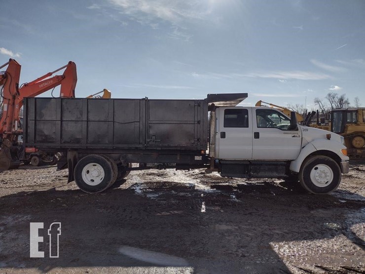 15-ford-f750-dump-truck^title^-image-3
