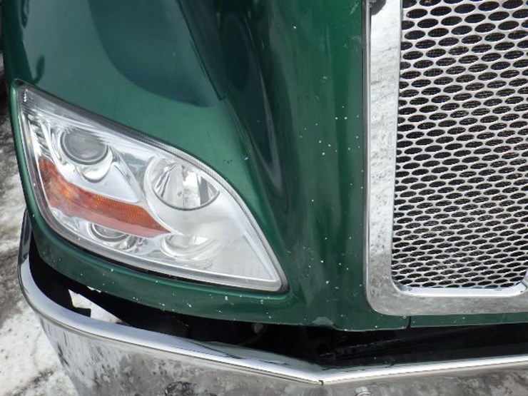 2019-peterbilt-579-image-3