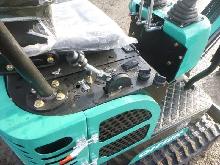agt-qh12r-hydraulic-excavator-image-23