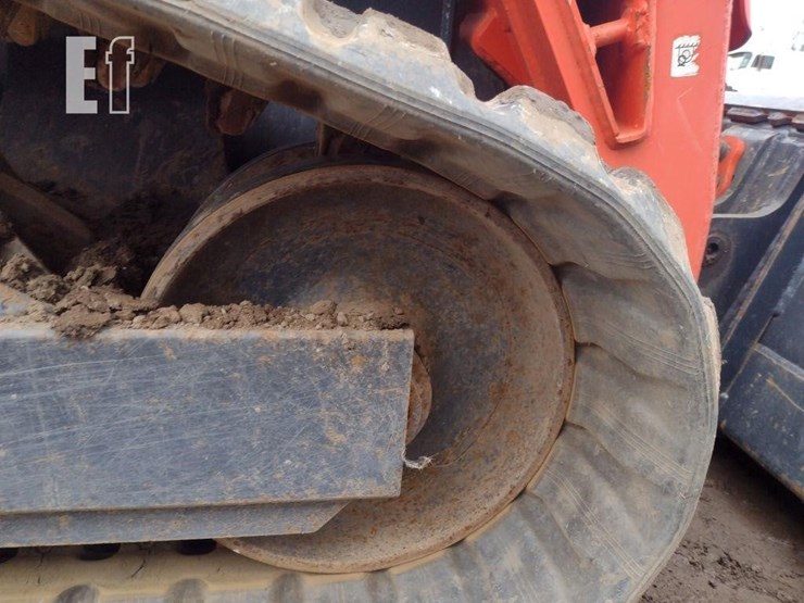 2017-kubota-svl95-2s-image-32