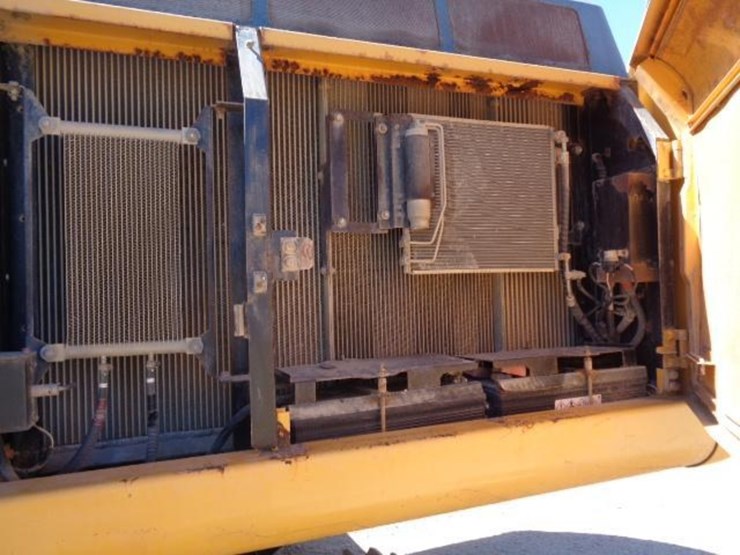 2015-deere-350g-lc-image-12