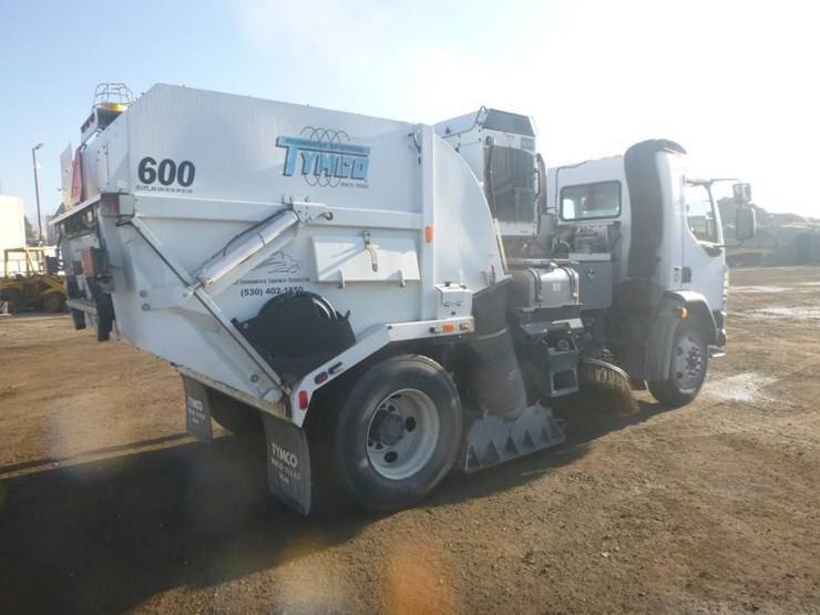 2016-tymco-600-image-3