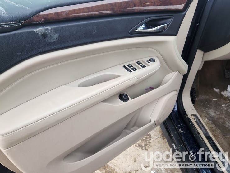 2011-cadillac-srx-image-20