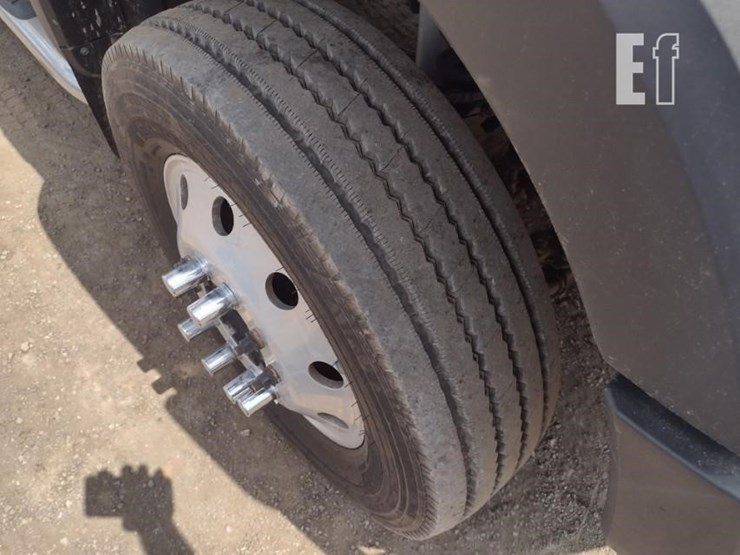 18-ford-f550-image-19