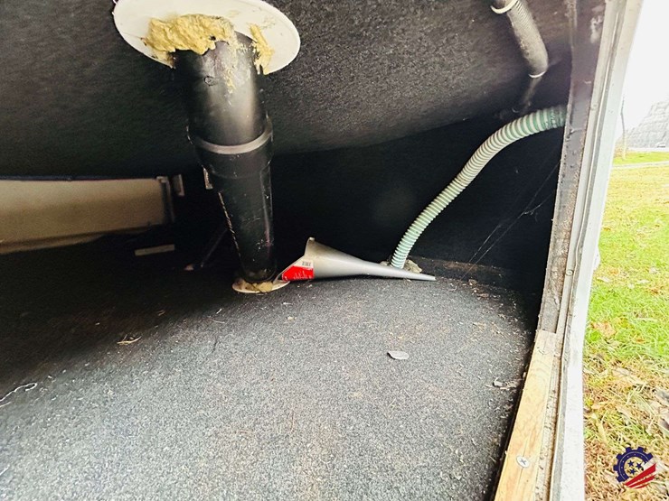 2003-forest-river-wildcat-28rk-t/a-camper-gooseneck-trailer-image-22