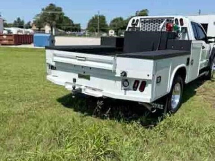 2022-ford-f550-xlt-image-10