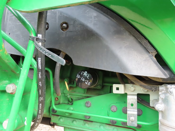 2019-john-deere-4044m-image-6