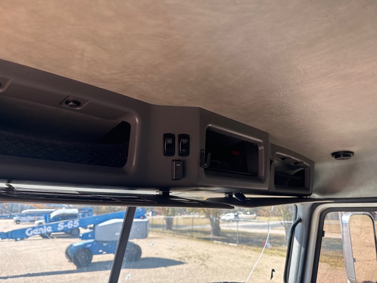 #32642-•-2018-mack-gu713-tri-axle-dump-image-22