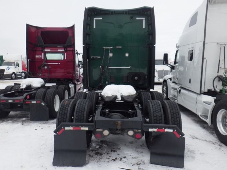 2021-peterbilt-579-image-12