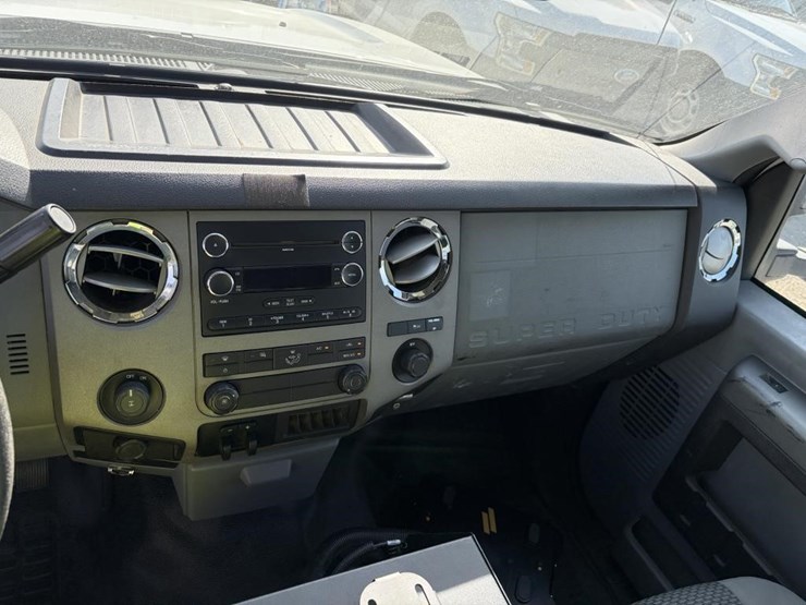 2011-ford-f250-image-13