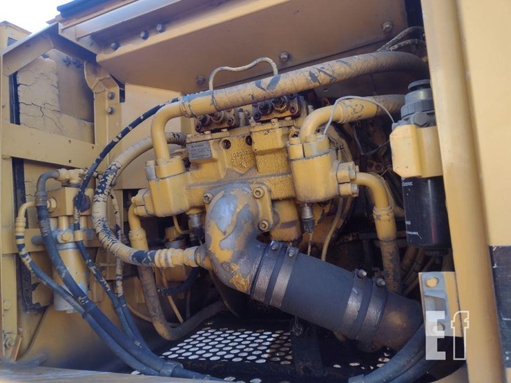 2000-deere-270c-lc-image-46