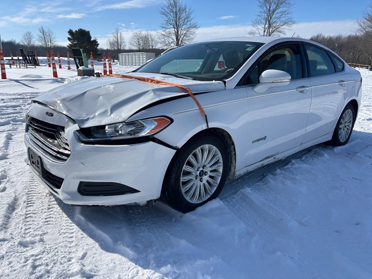 #1119-•-2016-ford-fusion-hybrid-passenger-car-image-1