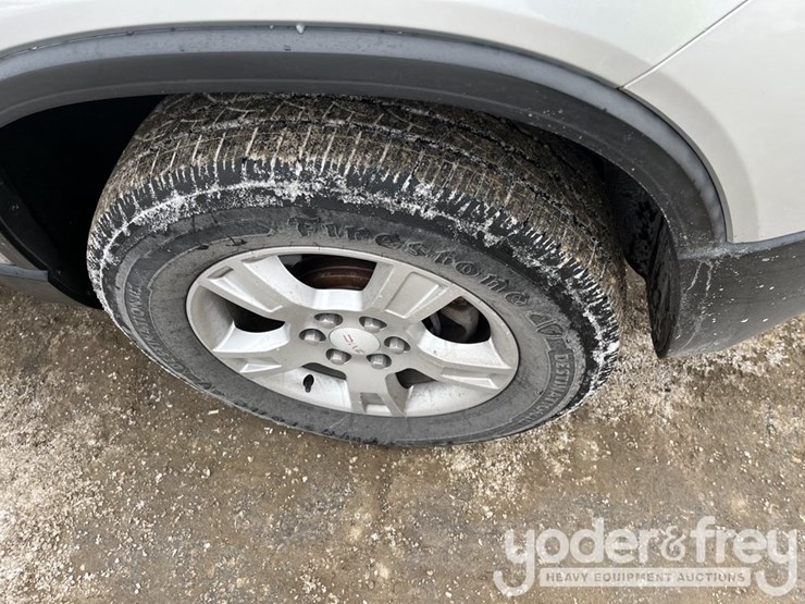 2012-gmc-acadia-image-11