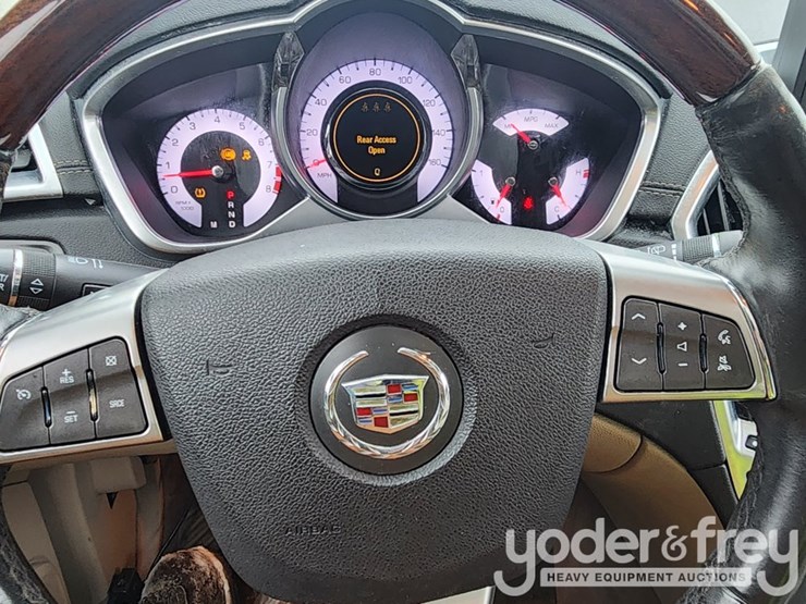 2011-cadillac-srx-image-42
