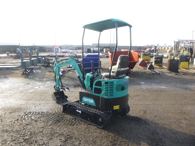 agt-qh12r-hydraulic-excavator-image-4