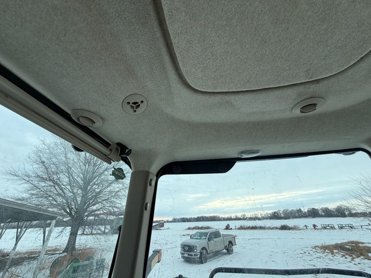 2015-john-deere-8370rt-image-34