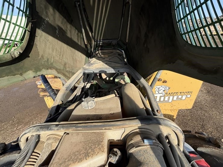 2005-john-deere-7220-image-42