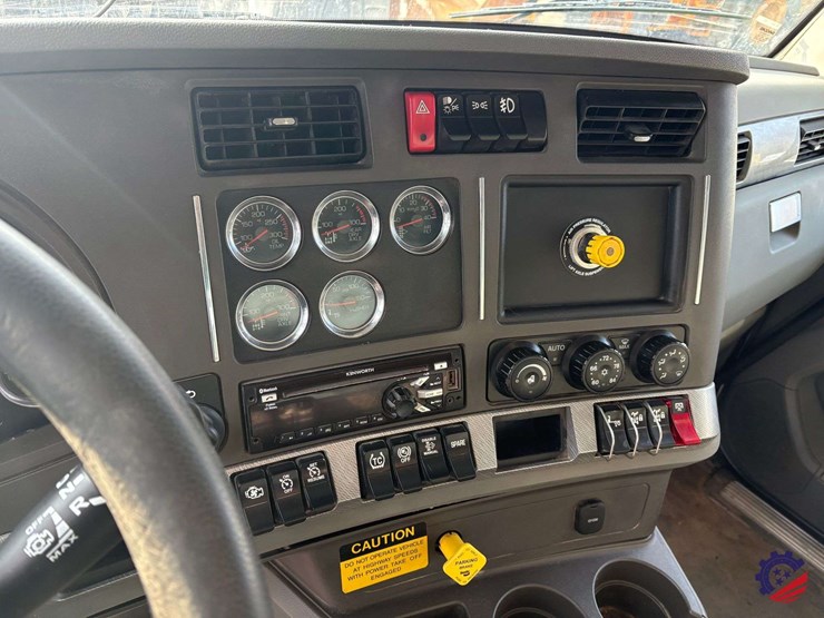 2019-kenworth-t880-image-56