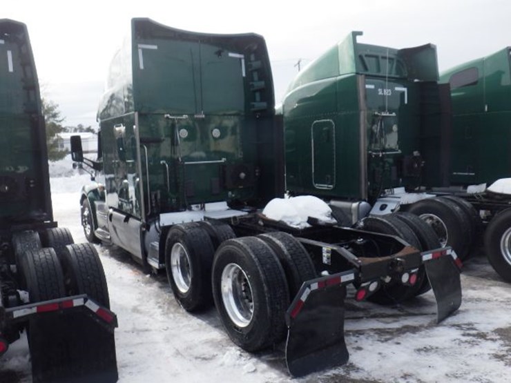 2019-peterbilt-579-image-18