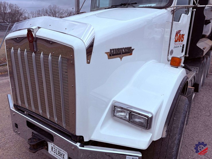 2016-kenworth-t800-image-32